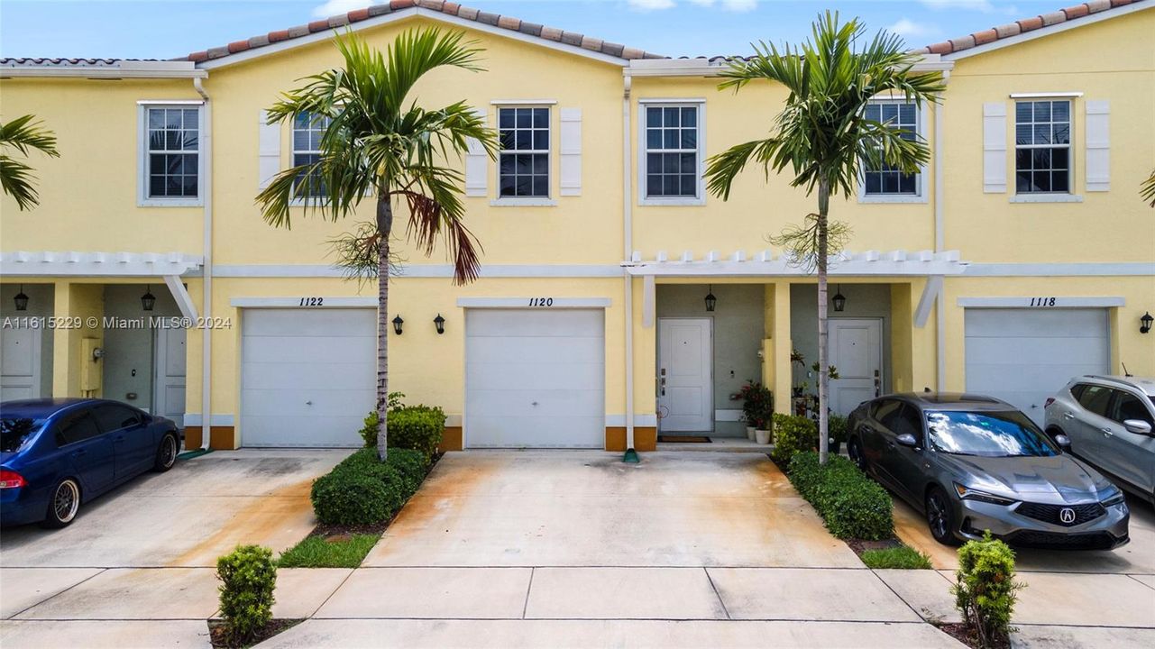 Recently Sold: $410,000 (3 beds, 2 baths, 1496 Square Feet)