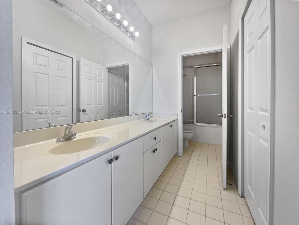 Active With Contract: $480,000 (2 beds, 2 baths, 1536 Square Feet)