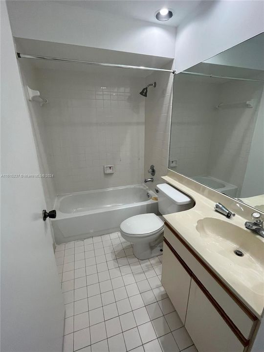 出租: $2,700 (2 贝兹, 2 浴室, 1200 平方英尺)
