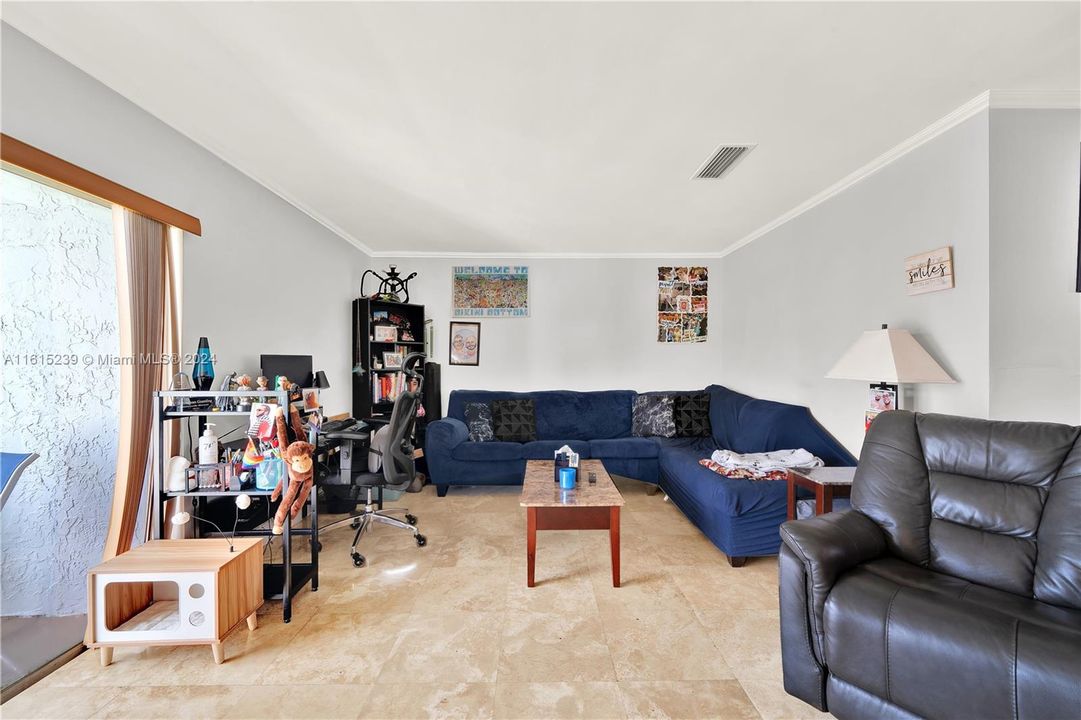 For Sale: $335,000 (2 beds, 2 baths, 1415 Square Feet)