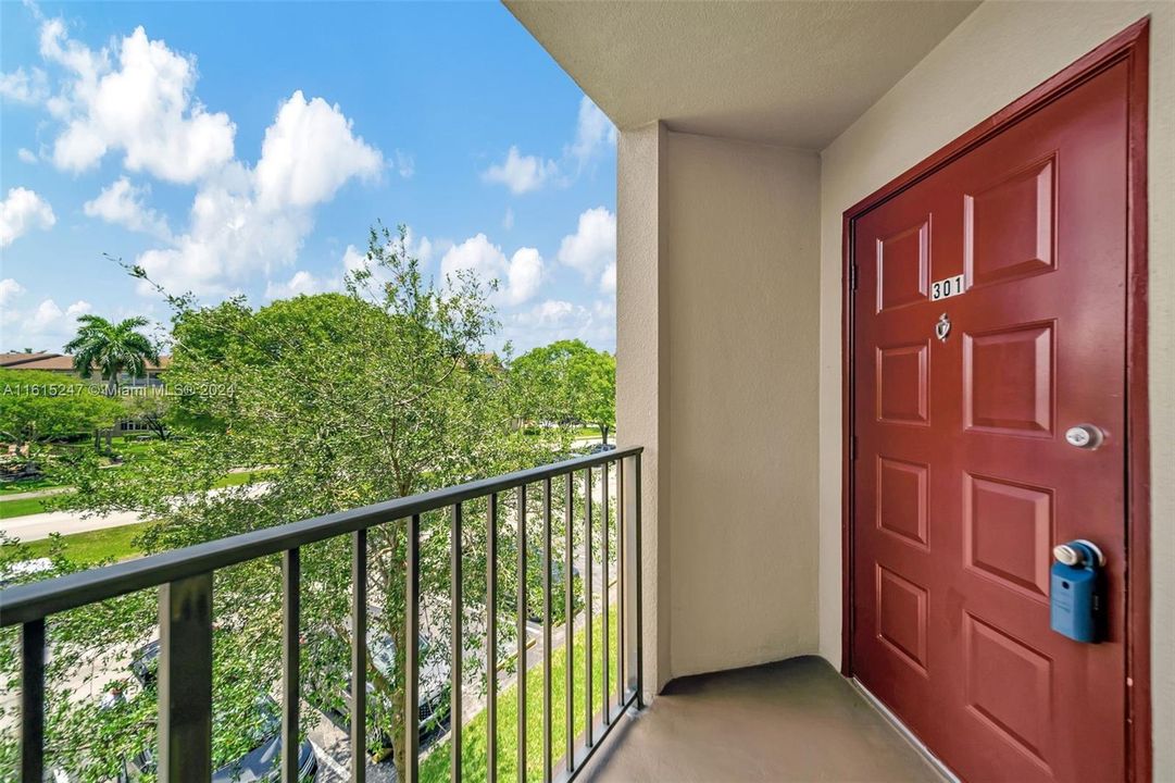 For Sale: $279,900 (2 beds, 2 baths, 1507 Square Feet)