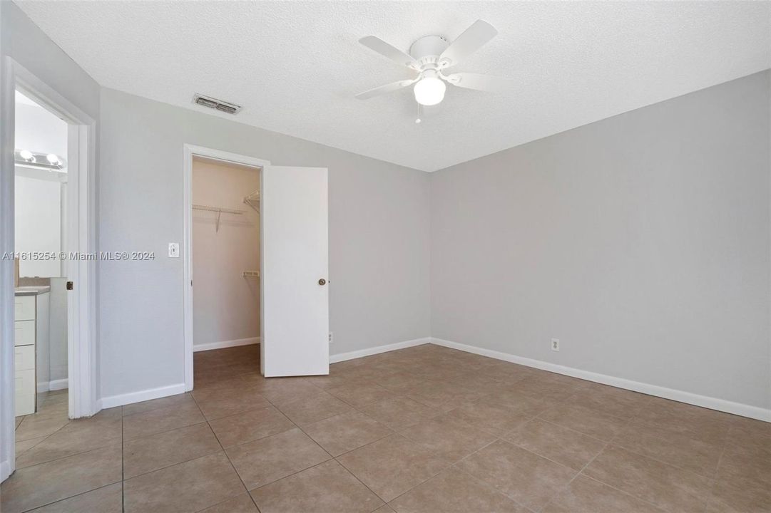 For Rent: $2,400 (2 beds, 2 baths, 1100 Square Feet)