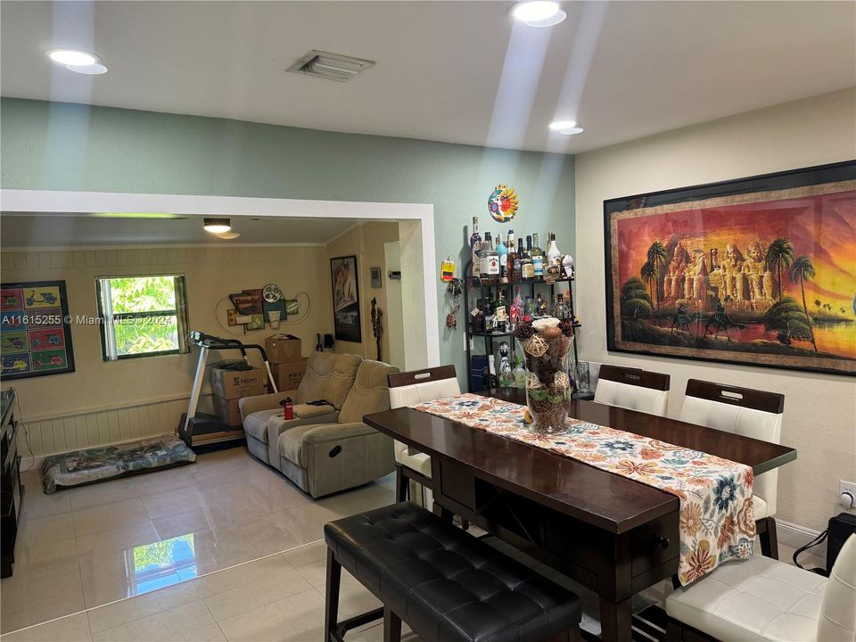 For Sale: $600,000 (3 beds, 2 baths, 1565 Square Feet)