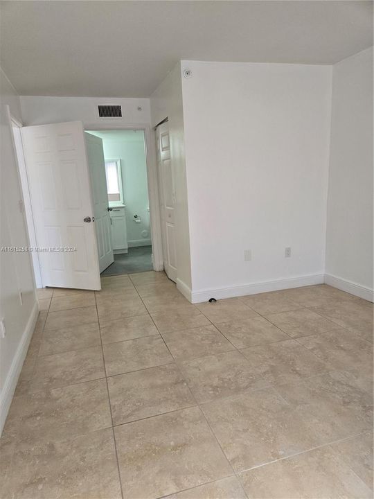 For Rent: $2,900 (3 beds, 2 baths, 1240 Square Feet)