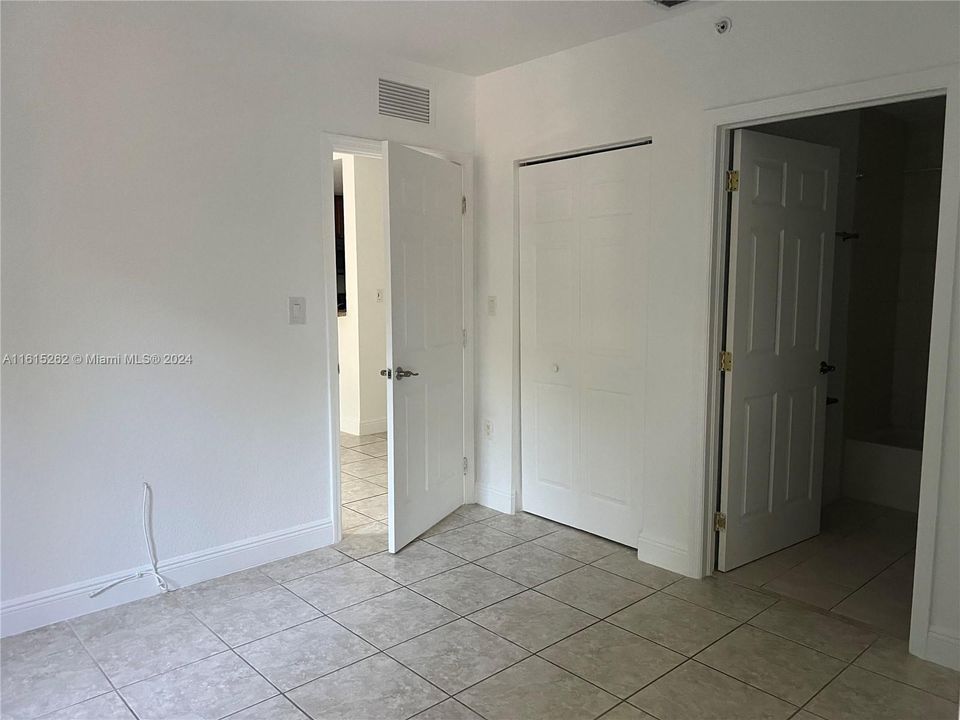 For Rent: $3,200 (2 beds, 2 baths, 1225 Square Feet)