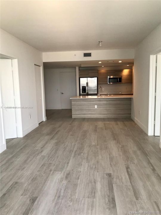 For Rent: $4,900 (2 beds, 2 baths, 1045 Square Feet)