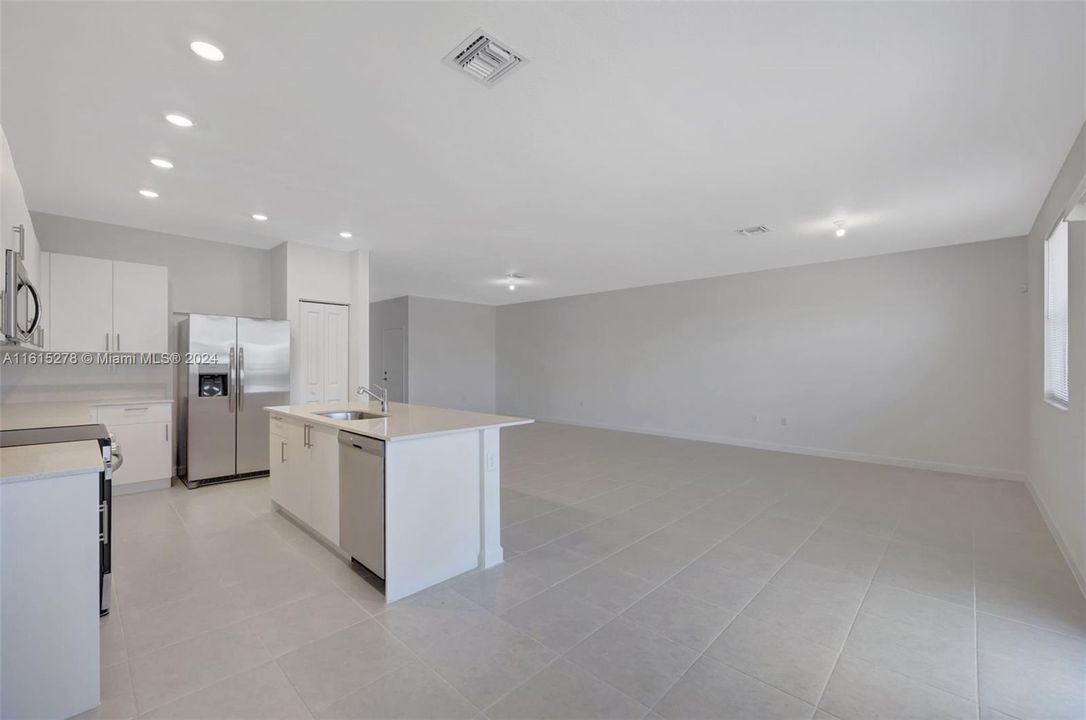 Active With Contract: $4,400 (4 beds, 2 baths, 0 Square Feet)