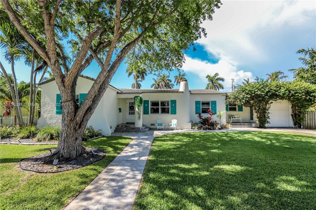 Active With Contract: $1,199,000 (3 beds, 3 baths, 0 Square Feet)