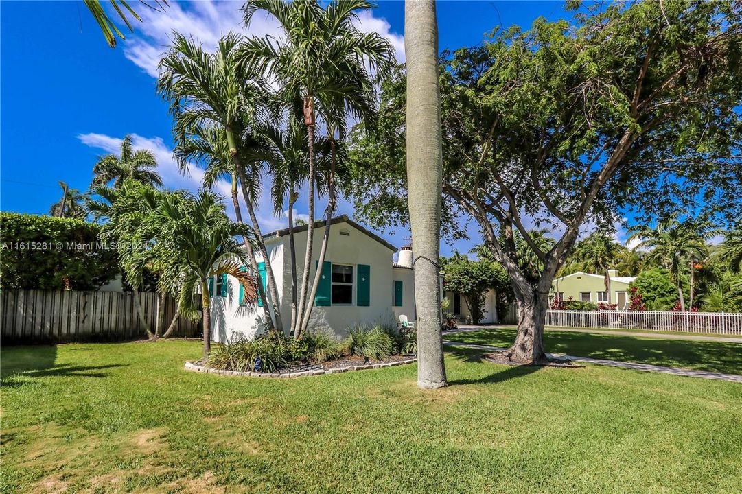 Active With Contract: $1,199,000 (3 beds, 3 baths, 0 Square Feet)