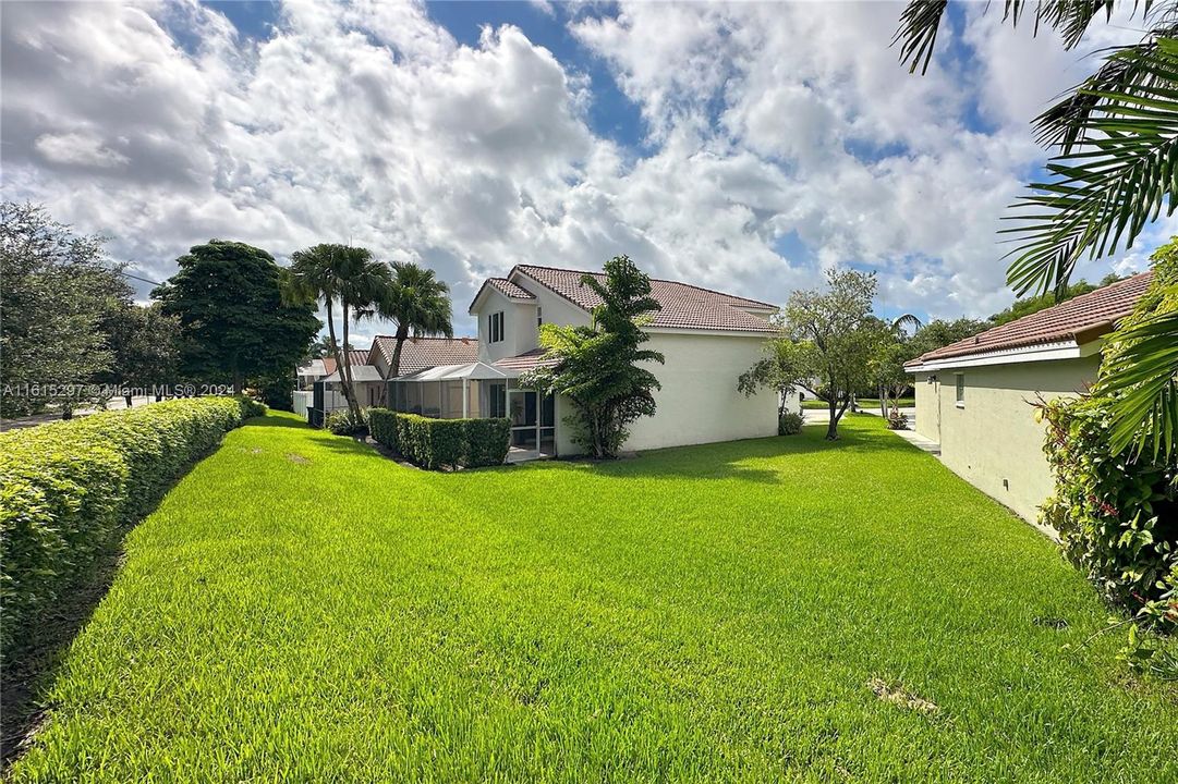 For Sale: $825,000 (3 beds, 2 baths, 1776 Square Feet)