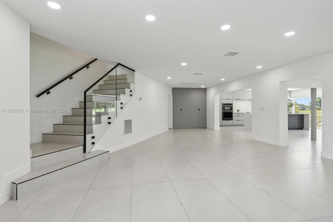 Modern & Gorgeous Kitchen