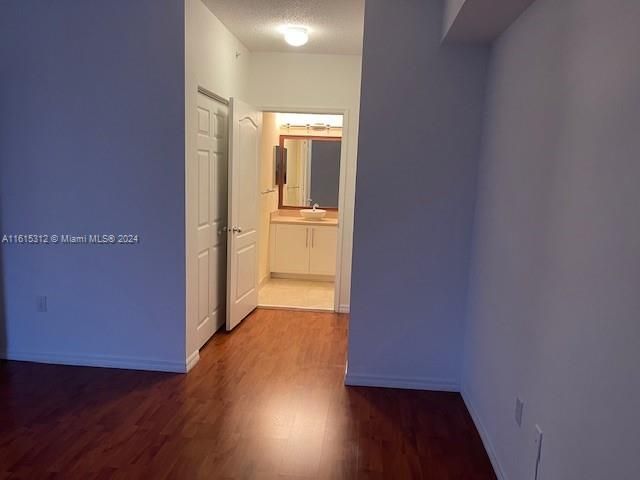 For Rent: $2,500 (2 beds, 2 baths, 1080 Square Feet)