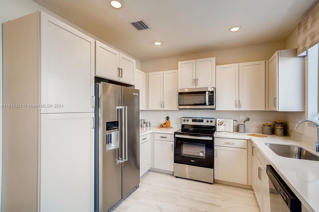 Active With Contract: $2,680 (3 beds, 2 baths, 1302 Square Feet)