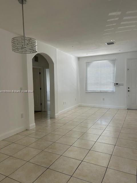 For Rent: $3,000 (3 beds, 1 baths, 1666 Square Feet)