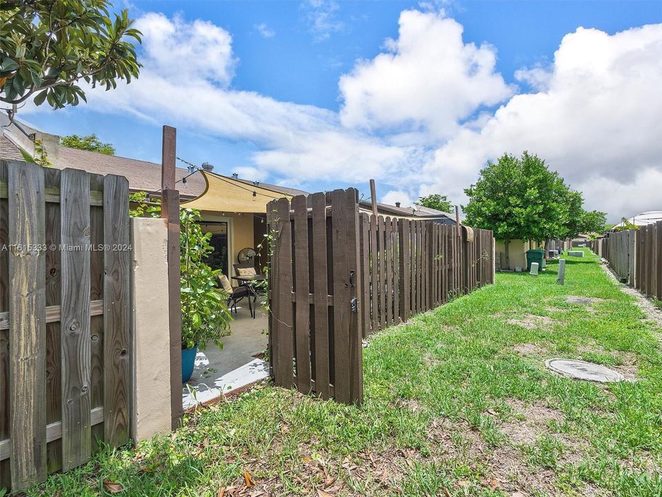 For Sale: $494,990 (3 beds, 2 baths, 1104 Square Feet)