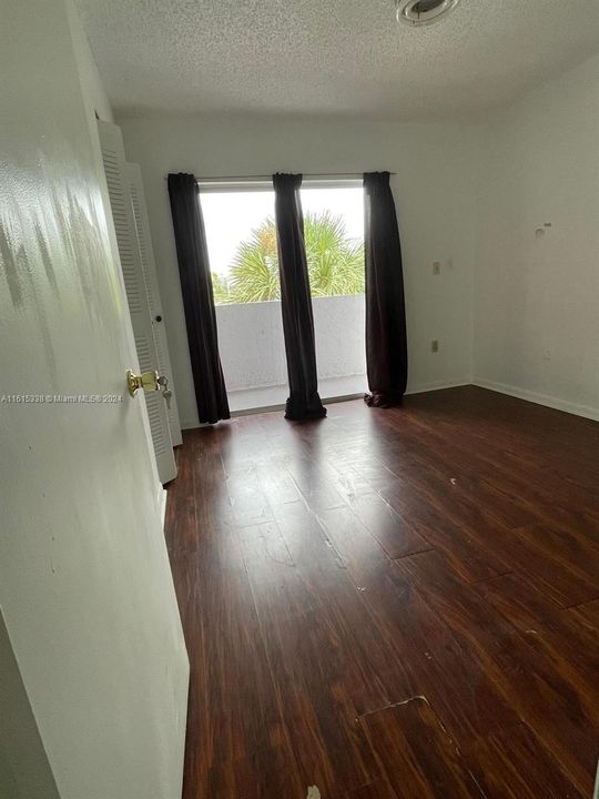 For Rent: $2,280 (2 beds, 1 baths, 1024 Square Feet)