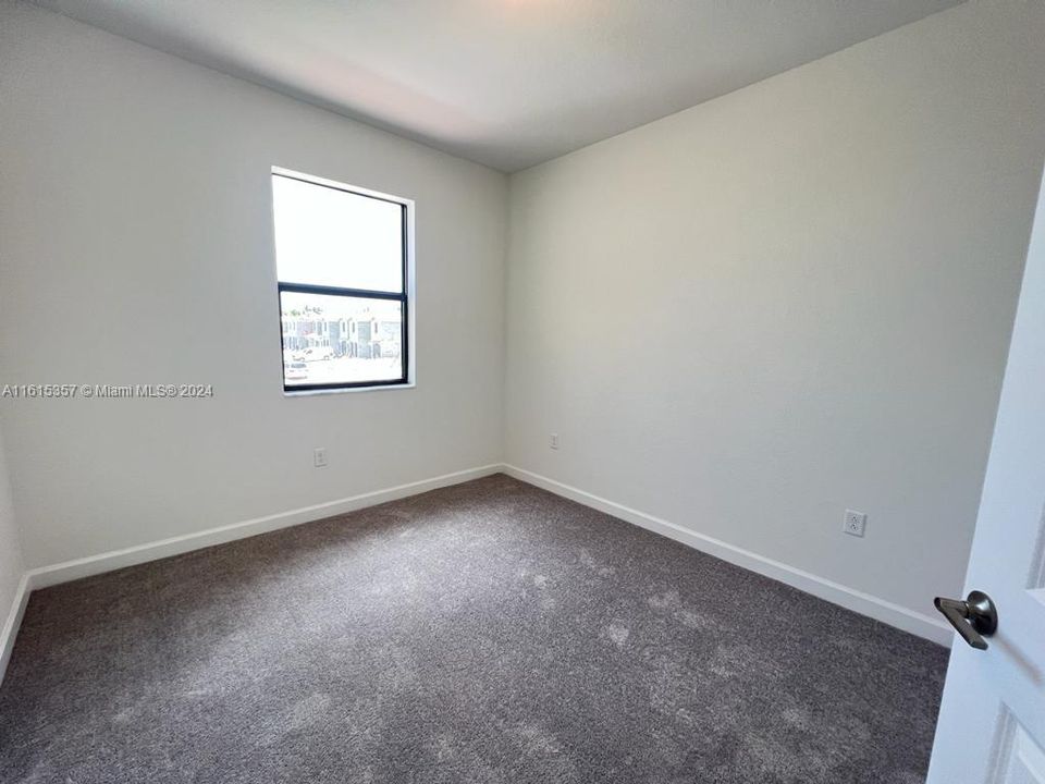 For Rent: $2,900 (3 beds, 2 baths, 1695 Square Feet)