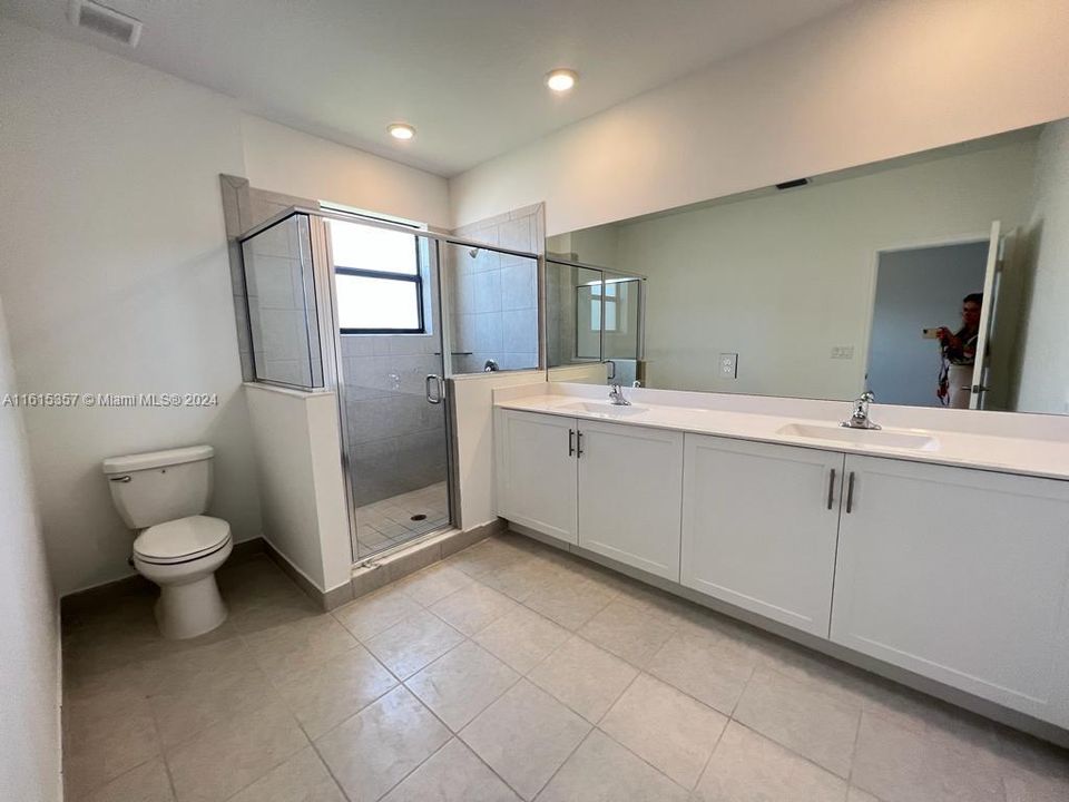 For Rent: $2,900 (3 beds, 2 baths, 1695 Square Feet)