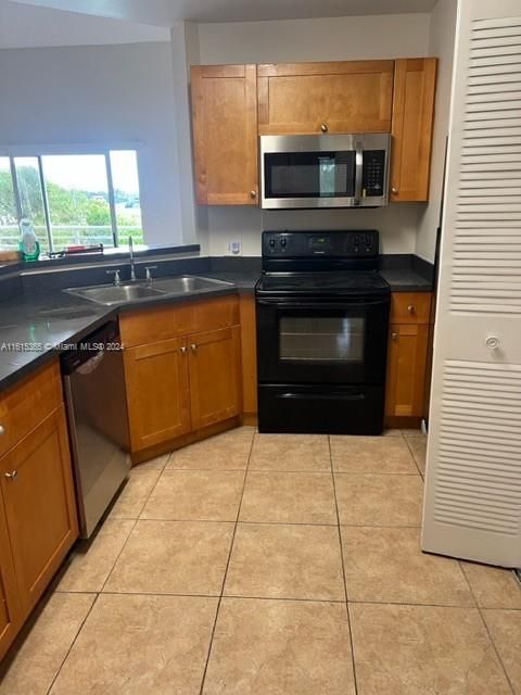 For Rent: $2,100 (2 beds, 2 baths, 1096 Square Feet)