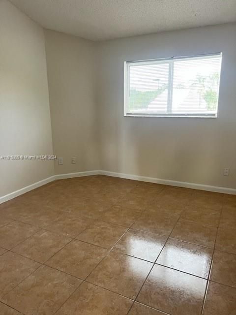 For Rent: $2,100 (2 beds, 2 baths, 1096 Square Feet)