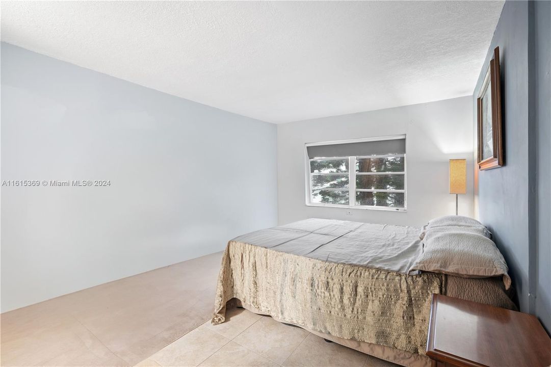 For Sale: $265,000 (1 beds, 1 baths, 795 Square Feet)