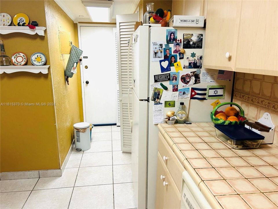 En Venta: $550,000 (2 camas, 2 baños, 1323 Pies cuadrados)