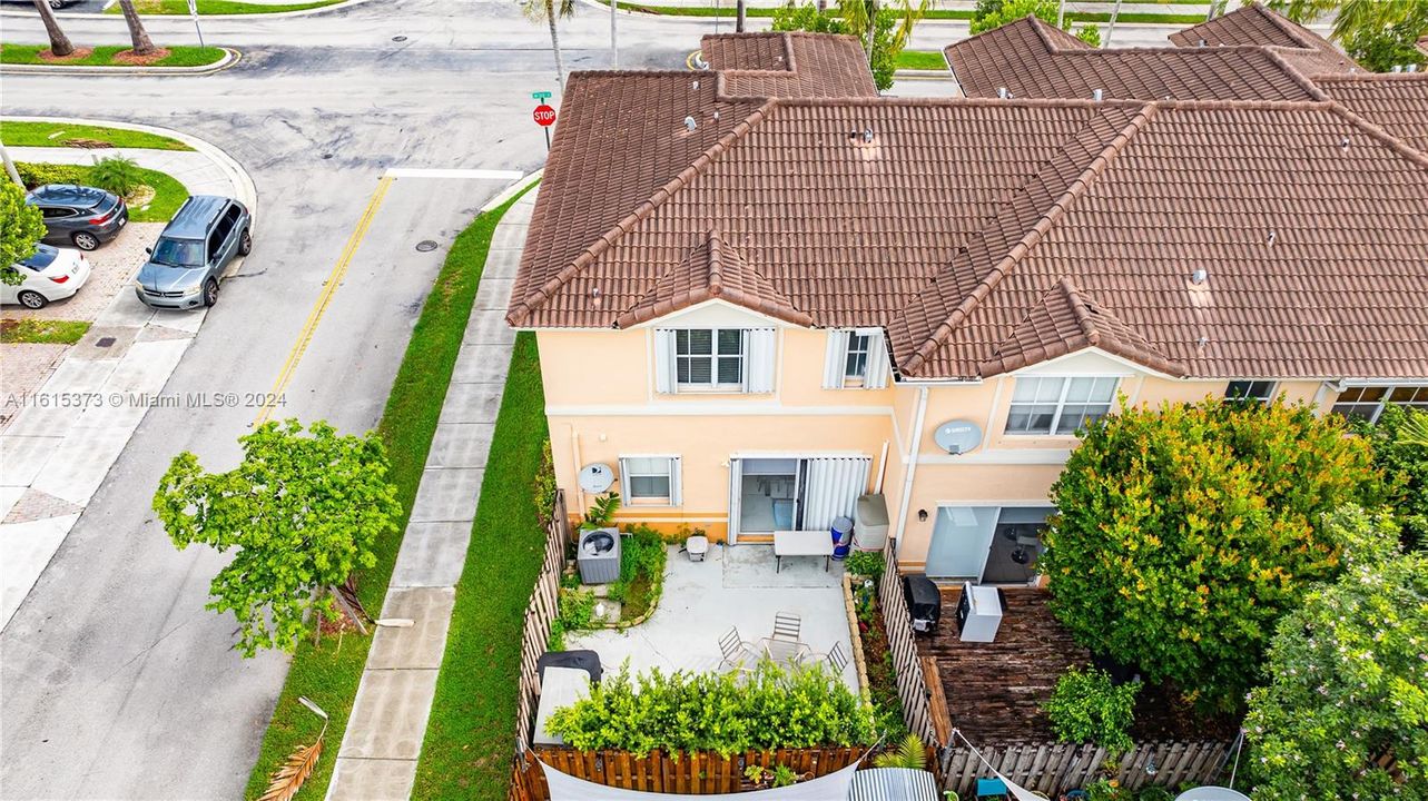 For Sale: $520,000 (3 beds, 2 baths, 1452 Square Feet)