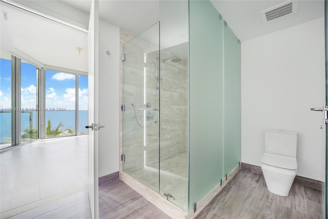 Active With Contract: $4,500 (2 beds, 2 baths, 1029 Square Feet)