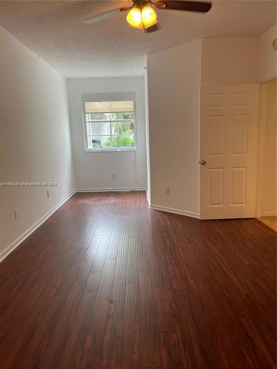 For Rent: $3,300 (2 beds, 2 baths, 1024 Square Feet)