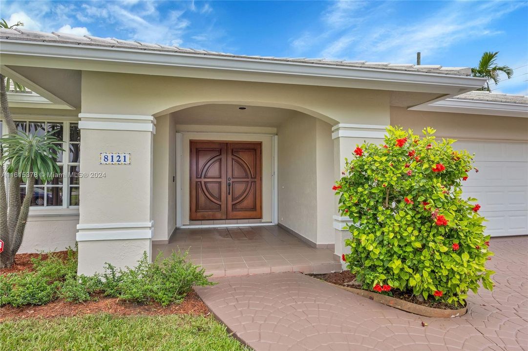 For Sale: $1,049,000 (3 beds, 2 baths, 2015 Square Feet)