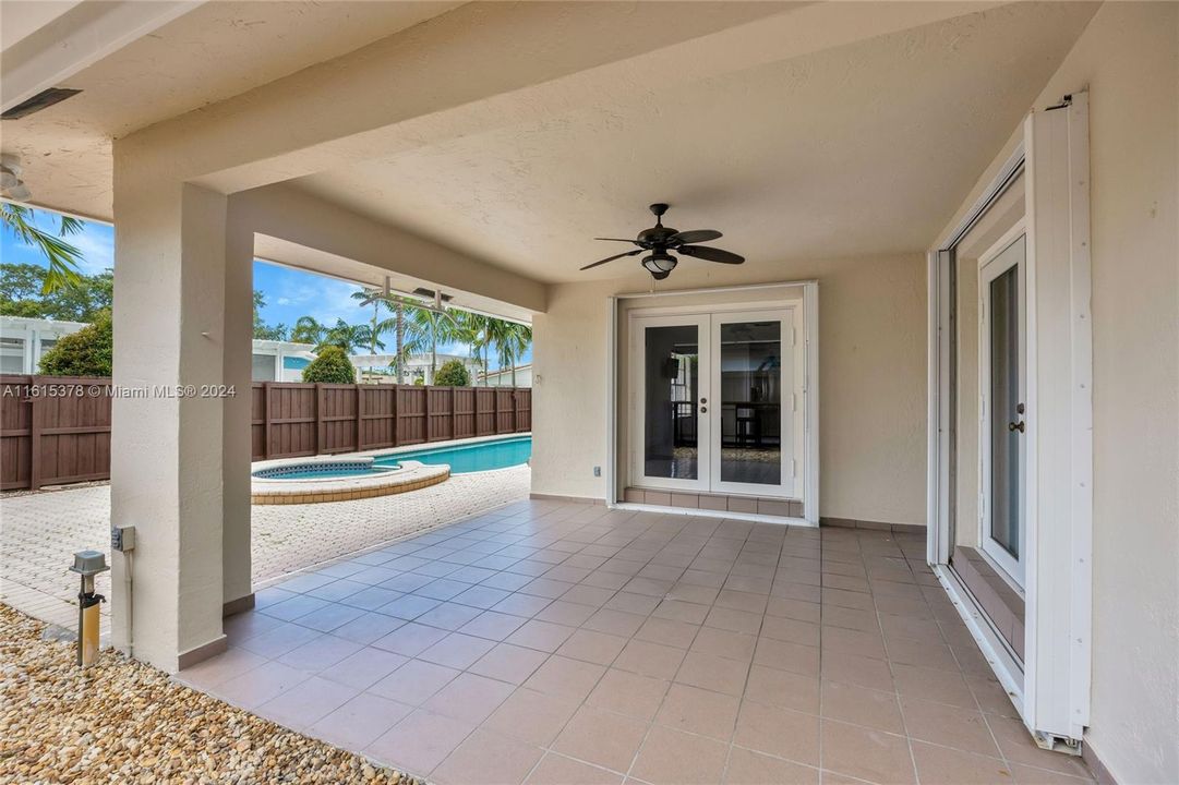 Active With Contract: $1,049,000 (3 beds, 2 baths, 2015 Square Feet)