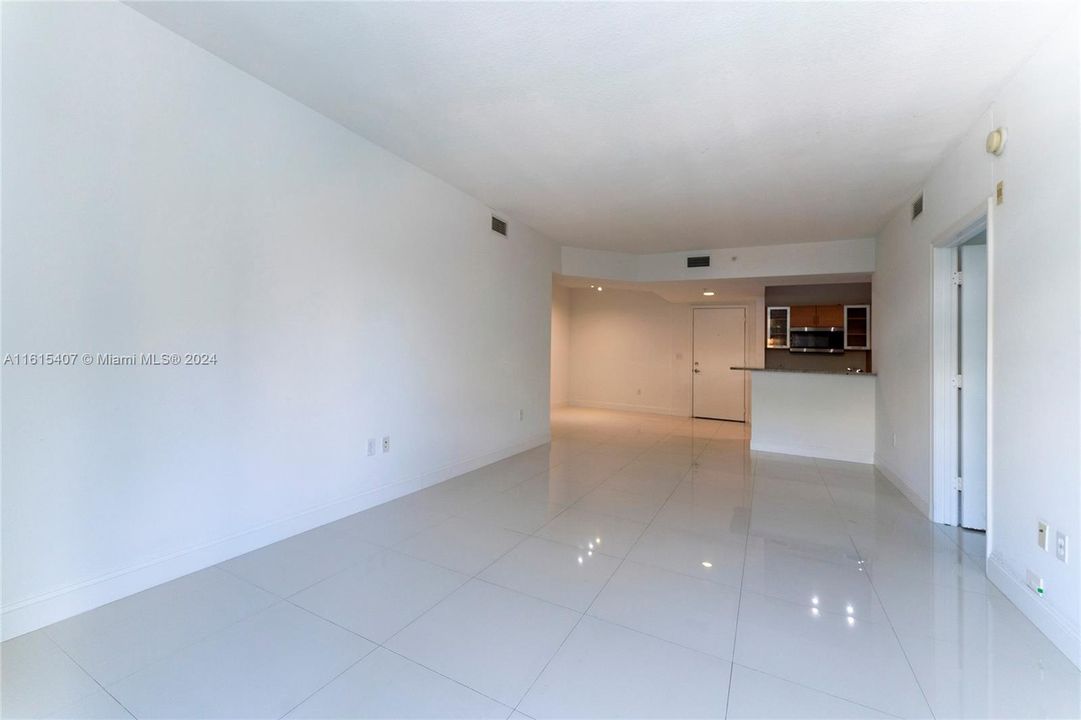 En Venta: $450,000 (2 camas, 2 baños, 1086 Pies cuadrados)