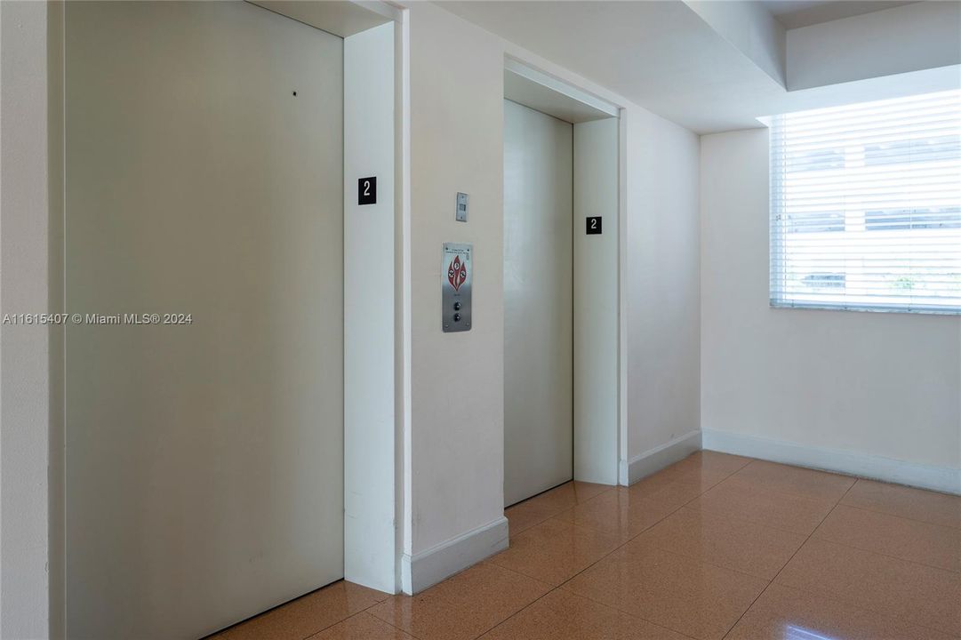 Recently Sold: $450,000 (2 beds, 2 baths, 1086 Square Feet)