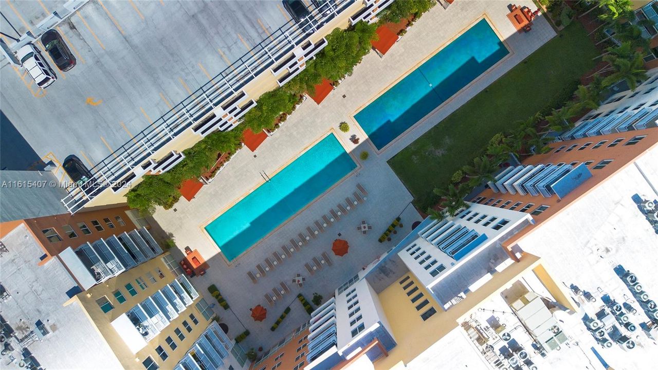 Recently Sold: $450,000 (2 beds, 2 baths, 1086 Square Feet)