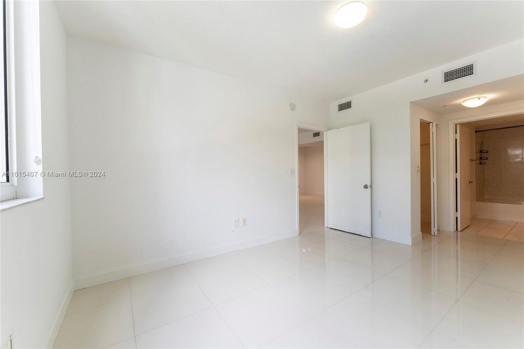 En Venta: $450,000 (2 camas, 2 baños, 1086 Pies cuadrados)