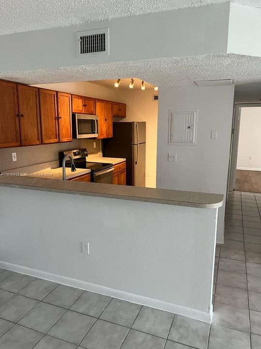 For Rent: $2,100 (2 beds, 2 baths, 1113 Square Feet)