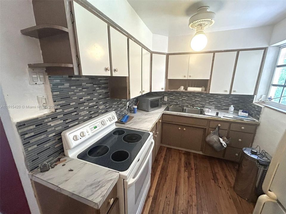 For Sale: $520,000 (3 beds, 1 baths, 1202 Square Feet)