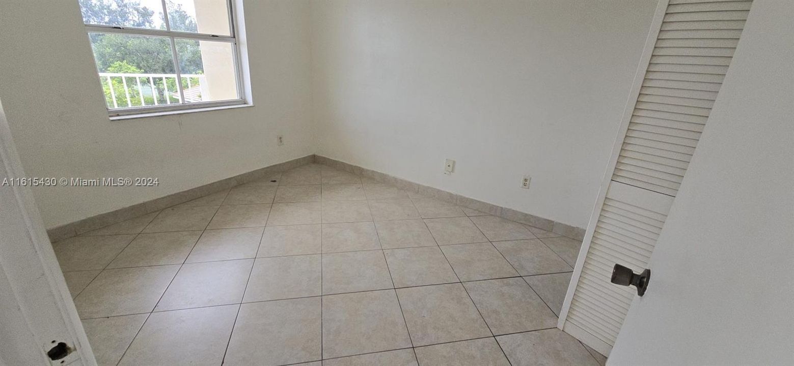 For Rent: $1,800 (1 beds, 1 baths, 600 Square Feet)