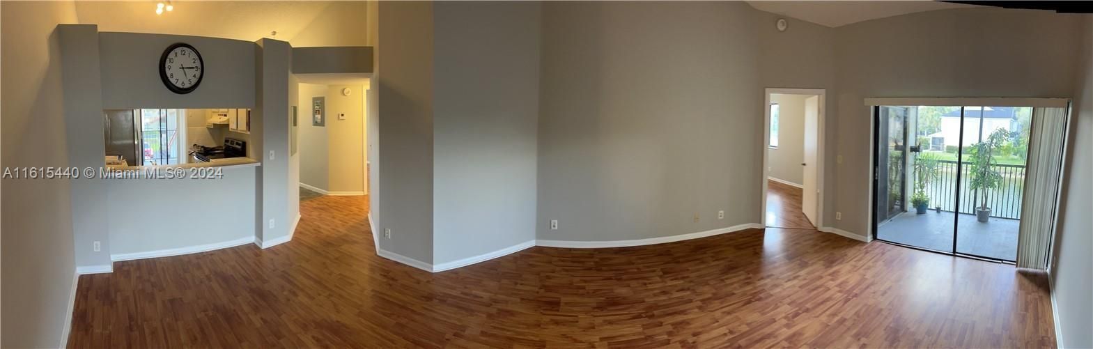 For Rent: $2,200 (2 beds, 2 baths, 970 Square Feet)