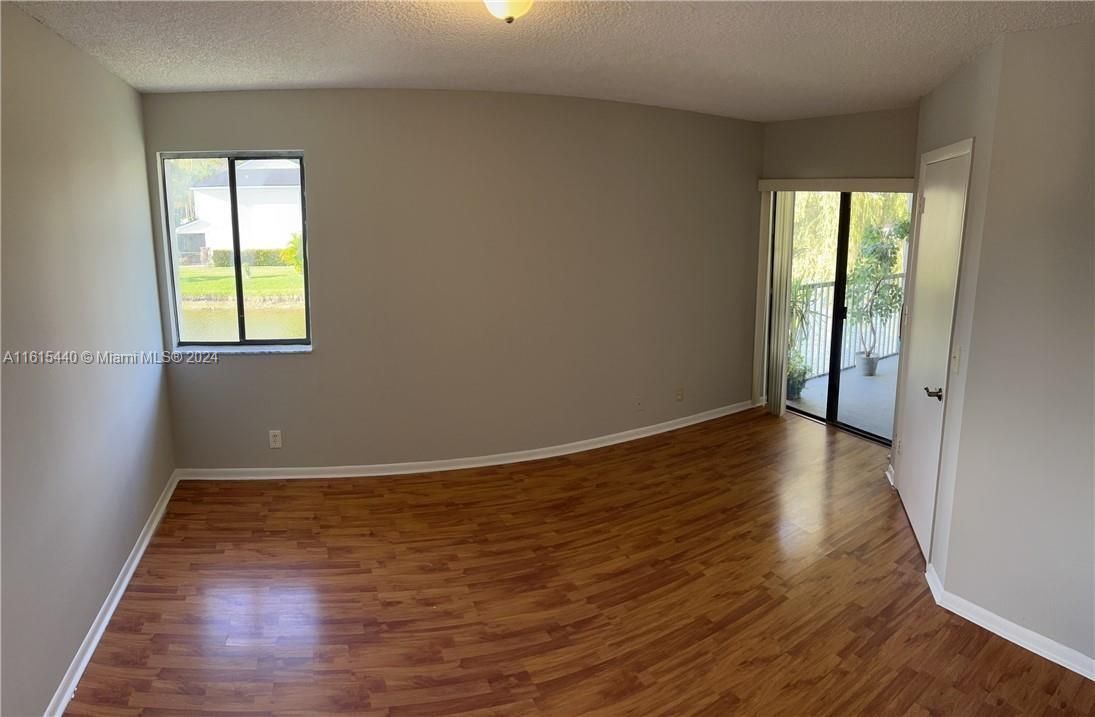 For Rent: $2,200 (2 beds, 2 baths, 970 Square Feet)