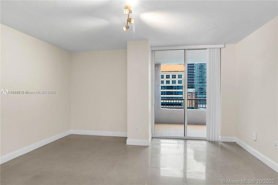 For Rent: $2,700 (1 beds, 1 baths, 630 Square Feet)