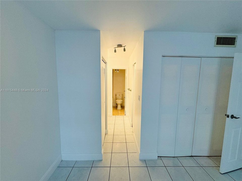 For Rent: $1,900 (1 beds, 1 baths, 778 Square Feet)