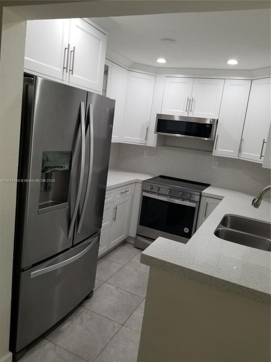 For Rent: $2,100 (1 beds, 1 baths, 756 Square Feet)