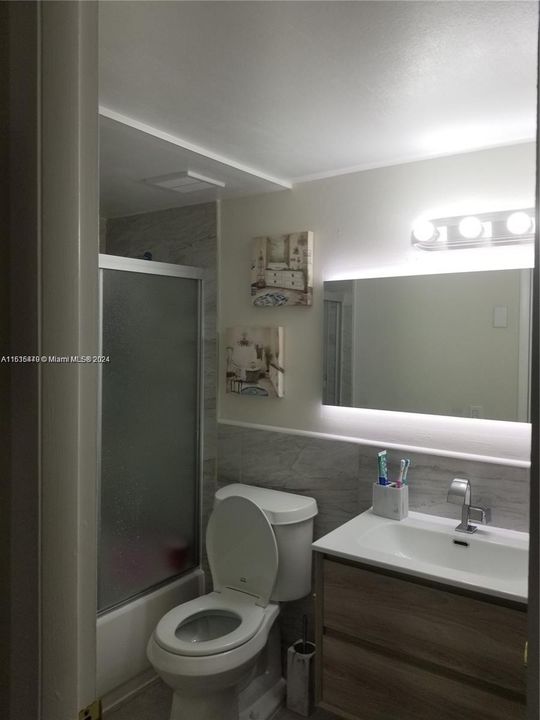 For Rent: $2,100 (1 beds, 1 baths, 756 Square Feet)