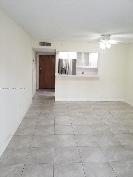 For Rent: $2,100 (1 beds, 1 baths, 756 Square Feet)