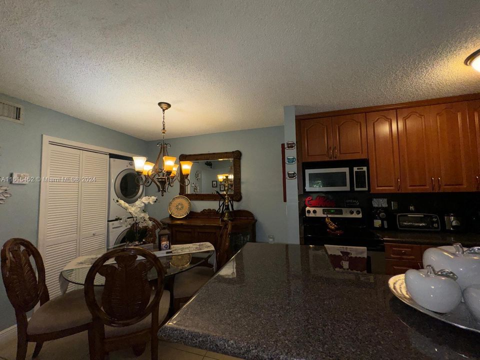 For Sale: $300,000 (2 beds, 2 baths, 896 Square Feet)