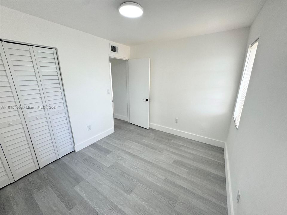 For Rent: $2,350 (2 beds, 1 baths, 707 Square Feet)