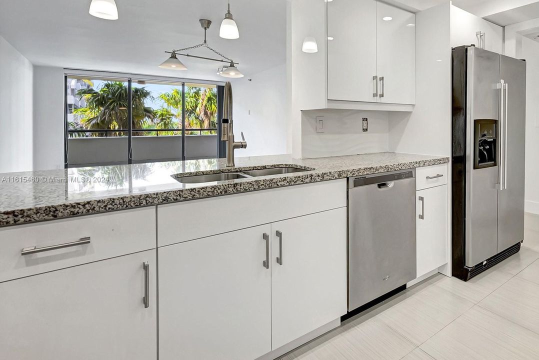 For Sale: $895,000 (2 beds, 2 baths, 1335 Square Feet)