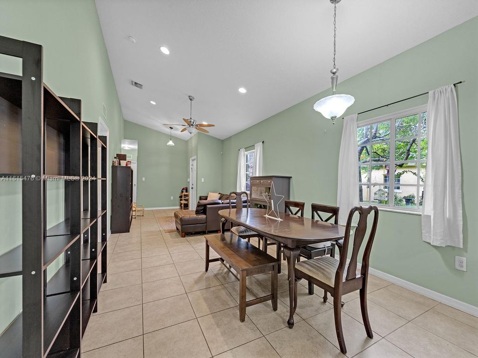 For Sale: $369,900 (3 beds, 2 baths, 1380 Square Feet)