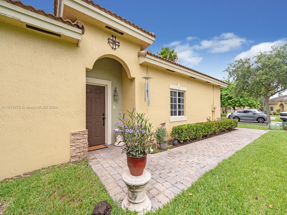 For Sale: $369,900 (3 beds, 2 baths, 1380 Square Feet)